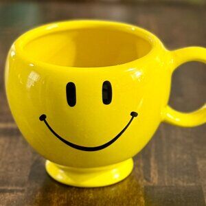 Over-sized Teleflora Smile-face Mug Yellow Emoji Style 20 fl oz